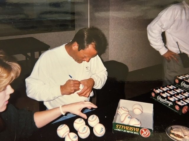 George Brett during an in-person memorabilia signing for Stan Fitzgerald on November 21, 1997.