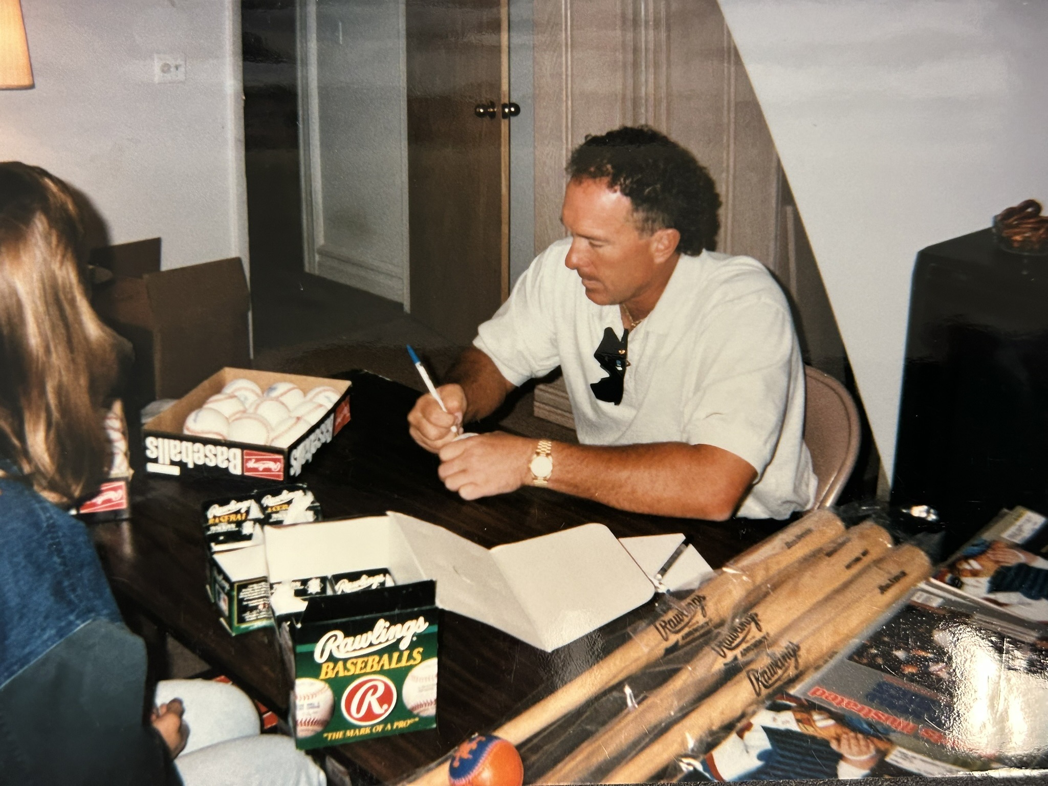 Gary Carter during an in-person memorabilia signing for Stan Fitzgerald on October 18, 1997.