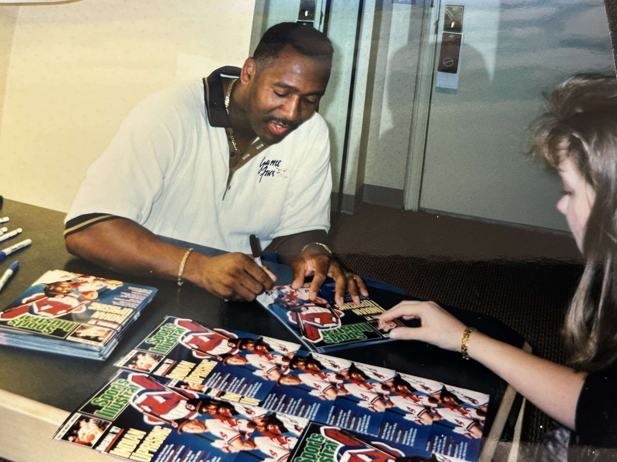 Joe Carter during an in-person memorabilia signing for Stan Fitzgerald on September 21, 1997.